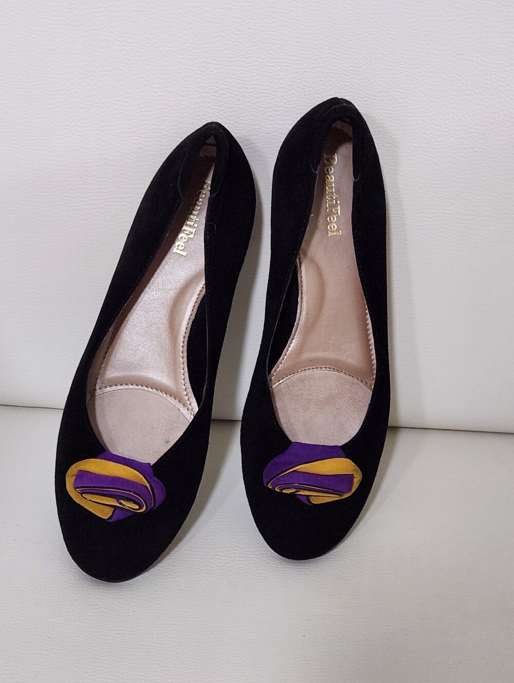 Beautifeel Black Purple Yellow Rosette Suede Flats Size 7